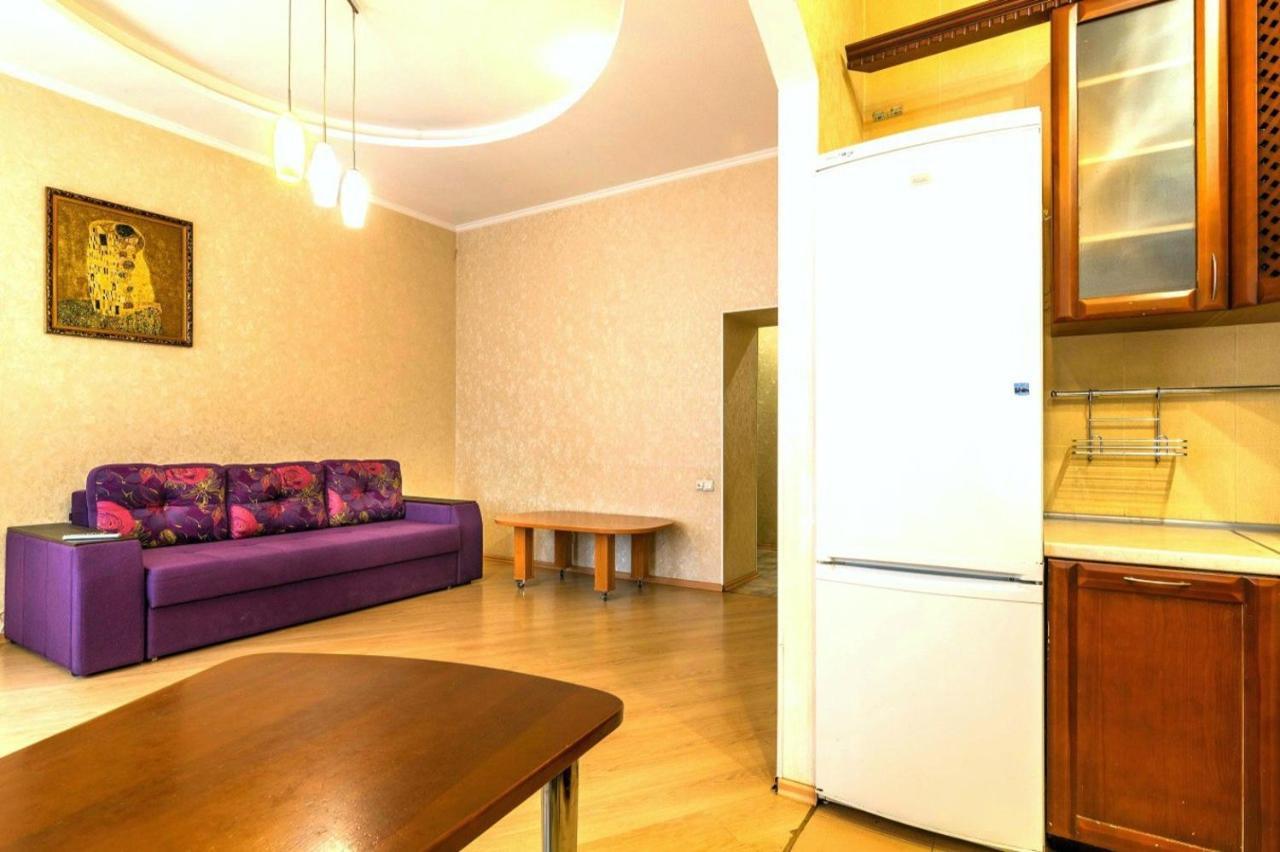 Large Apartment In The Center Dnipro Eksteriør bilde